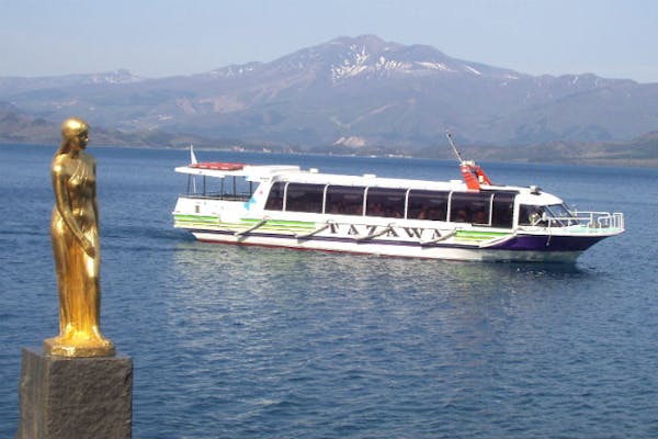 秋田・田沢湖・遊覧船】ペルシャンブルーの湖面を間近で楽しむ！田沢湖