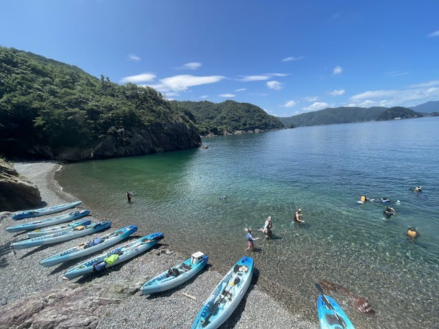 自然に大の字　あそぼーや