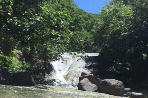 【北海道・知床・シャワークライミング】知床ウトロの秘境！神の水カムイワッカツアー