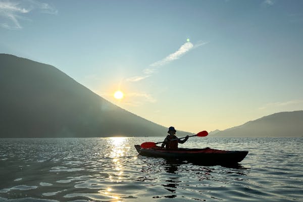 栃木・日光・カヌー】≪ご来光 5時≫ 日光中禅寺湖で絶景の 栃木・日光・カヌー】≪ご来光 5時≫ 日光中禅寺湖で絶景の
