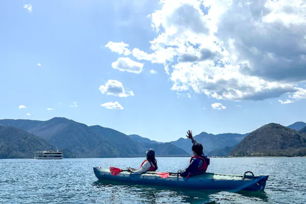 栃木・日光・カヌー】≪10、13時≫ 日光中禅寺湖で絶景のカヌーツアー
