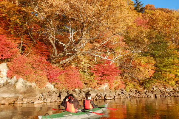 栃木・日光・カヌー】≪10、13時≫ 日光中禅寺湖で絶景のカヌーツアー