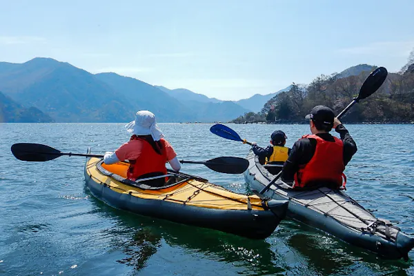 栃木・日光・カヌー】≪10、13時≫ 日光中禅寺湖で絶景のカヌーツアー
