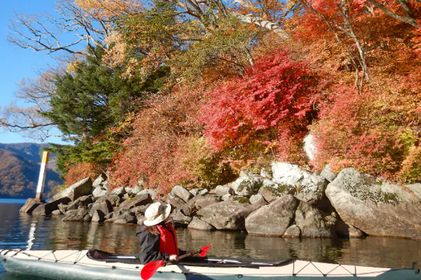 栃木・日光・カヌー】≪10、13時≫ 日光中禅寺湖で絶景のカヌーツアー