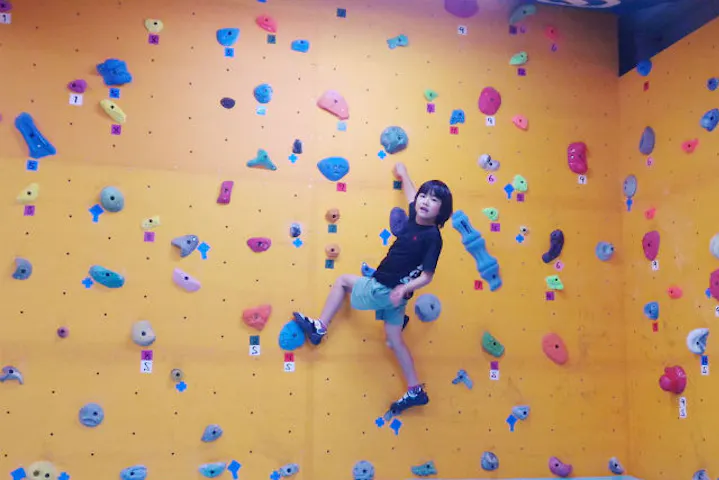 徳島県 徳島市 ボルダリング 初心者さん大歓迎 シューズレンタル付きレッスン アソビュー