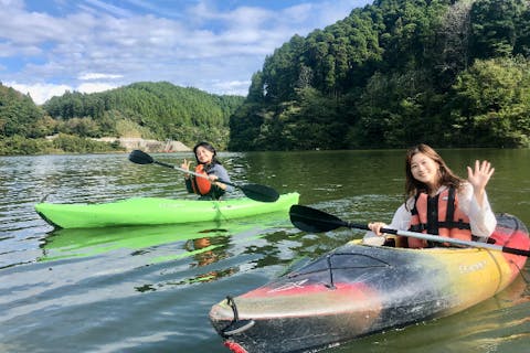 開放感あふれる湖でのんびり♪佐賀しゃくなげ湖カヌー体験
