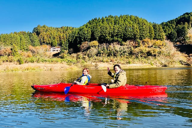 【佐賀市・カヌー】自然あふれる湖でワクワク大冒険！自由に湖面を進むカヌー体験