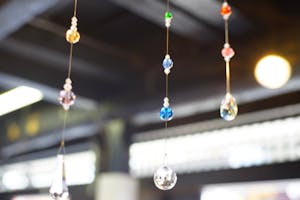 広島・宮島・ガラス工房】虹色の光に癒される。ガラスサンキャッチャー