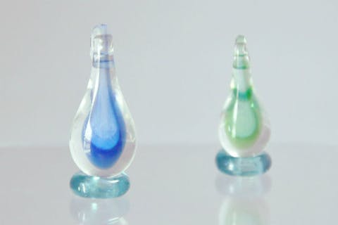 【三重・伊勢・ガラス工房】光が透き通る美しさ。２層のしずくアクセサリー制作