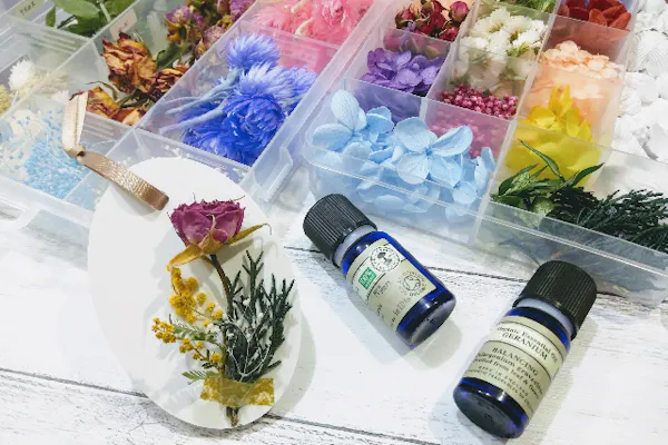 神奈川・逗子・手作り雑貨】壁に飾れるアロマストーンフラワーサシェ