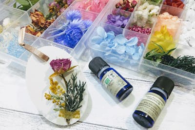 神奈川・逗子・手作り雑貨】壁に飾れるアロマストーンフラワーサシェ