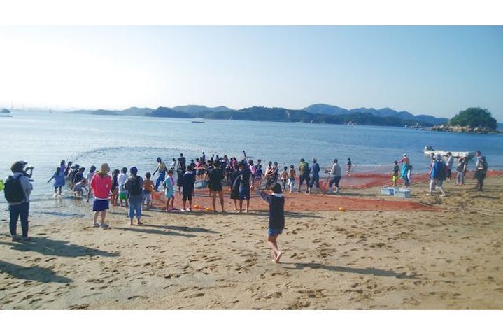 岡山 白石島 海水浴場 ランチが付いてお部屋もご用意 白石島日帰り海水浴ツアー アソビュー