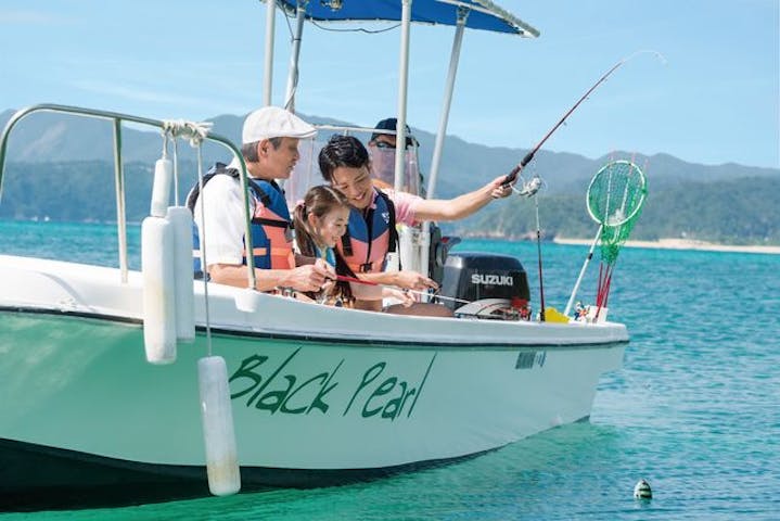 沖縄 名護 船釣り ちょい釣り体験 珊瑚の海でトロピカルフィッシングツアー アソビュー