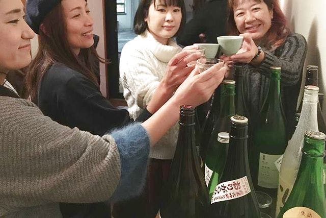 【香川・高松・ガイドツアー】地元ガイドと巡る！立ち飲み日本酒バーはしごツアー（特典：先生と記念撮影付）