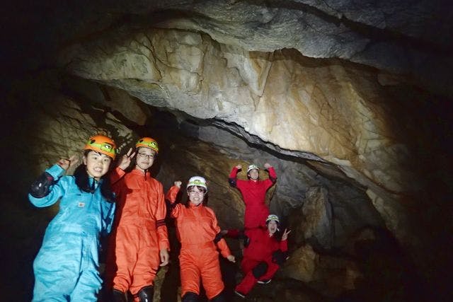 【奈良・吉野・ケイビング】大人も子どもも楽しめる！本格洞窟探検ツアー（午前）