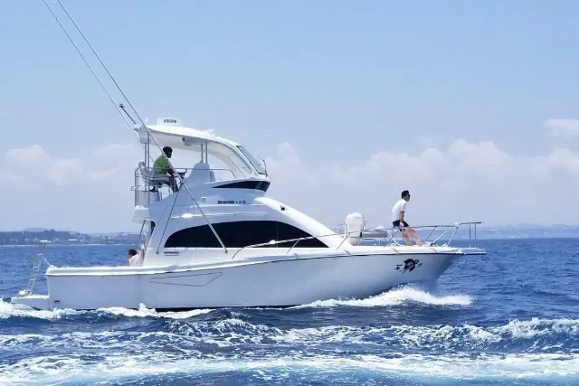【宜野湾発・慶良間諸島】★VIPコース★＊完全貸切＊豪華中型クルーザーで行く慶良間諸島！！