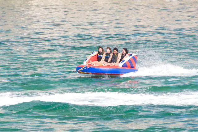 沖縄・うるま市・マリンスポーツ】8種類のマリンスポーツ！大満足3時間