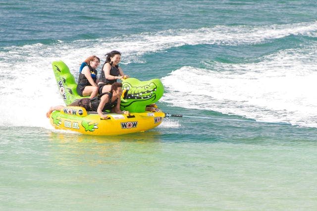 沖縄・うるま市・マリンスポーツ】8種類のマリンスポーツ！大満足3時間