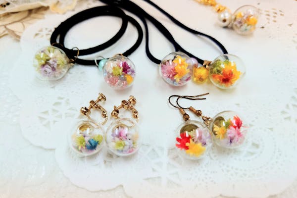 東京・新宿・手作りアクセサリー】可愛くて簡単！ガラスドーム