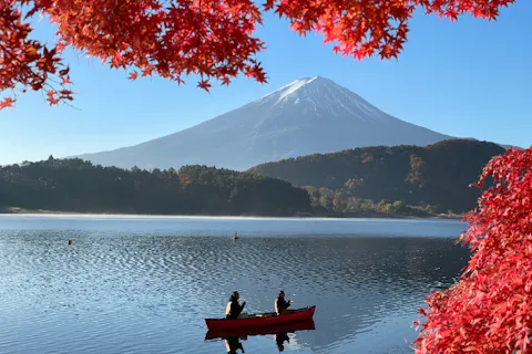 【山梨県・河口湖・カヌー体験】濡れずに乗れる・カナディアンカヌー体験（120分コース）＆カヌーで湖上散歩・優雅のひと時を過ごす/友達・家族旅行の思い出作りにおすすめ