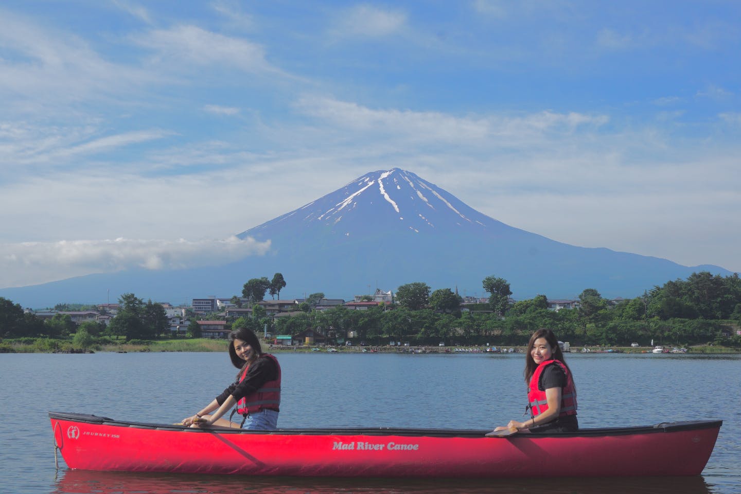【山梨県・河口湖】真夏のカナディアンカヌー体験/富士山を眺めながら湖上散歩・卒業旅行・家族旅行の思い出作りにおすすめ