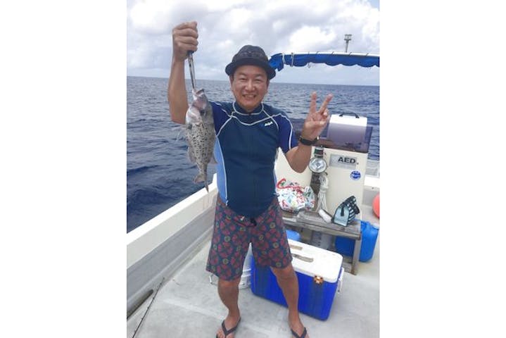 沖縄 座間味 船釣り 貸切ツアー 初めてでも釣れるトロピカルフィッシング3時間 アソビュー