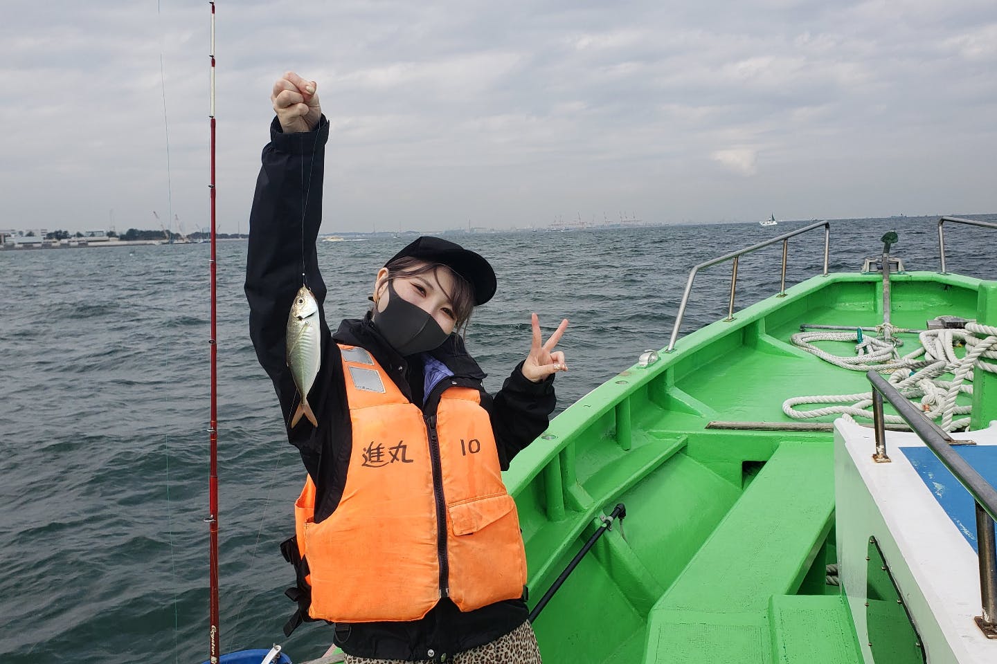 神奈川 横浜市 アジ釣り 初心者や親子でも楽しめる船釣りプラン アジ釣り体験 アソビュー