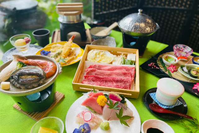 【大阪・泉佐野・日帰り温泉】【部屋食限定】【貸切温泉60分付】鮑踊り焼き＆まつなが牛しゃぶしゃぶ会席ランチ付き＜5時間休憩プラン＞