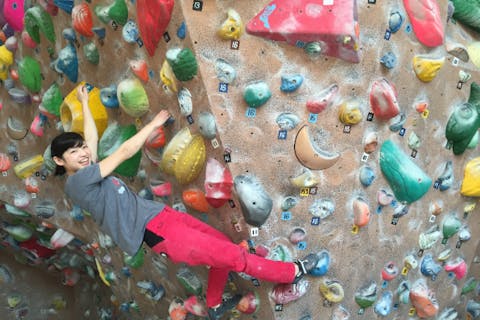 【埼玉・川越・ボルダリング】『ボルダー』と『トップロープクライミング』が両方楽しめる！インストラクションとレンタル品がセットで初めてでも安心！