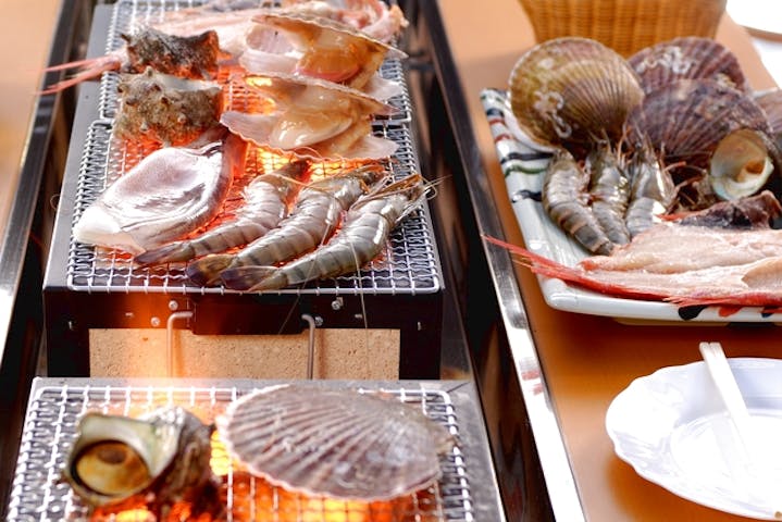 新潟 柏崎 手ぶらバーベキュー 日本海の新鮮なお魚を堪能 インドアbbqプラン アソビュー
