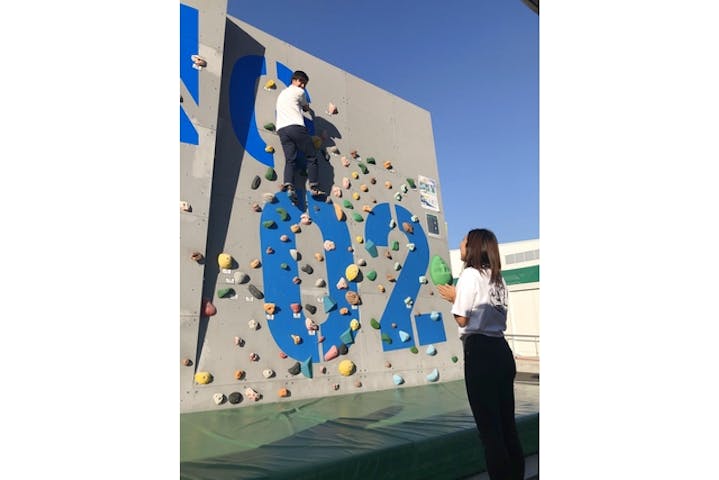 東京 大井町 ボルダリング 屋外で開放的 本格ボルダリングウォール 平日17 00以降スタートプラン アソビュー