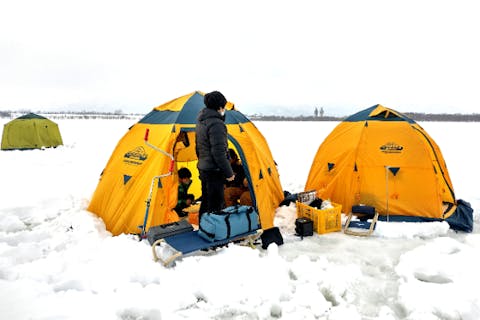 【札幌近郊】利用人数でグループ割引有・テント・釣具一式貸出・自由に楽しめるワカサギ釣りセルフプラン