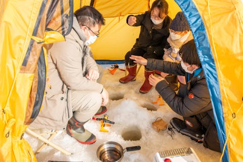 【北海道・石狩・ワカサギ釣り】無料送迎付き！プライベートテントで釣ってみる氷上わかさぎ釣り放題！充実の1日体験！(1組3名様)