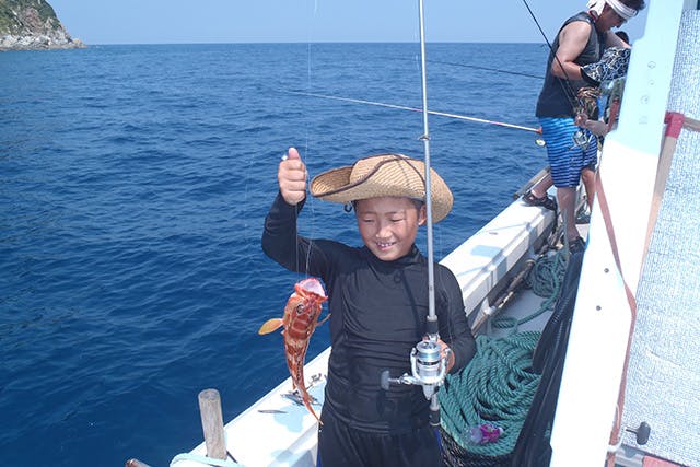 【鹿児島・薩摩川内・船釣り】高級魚・アカハタを漁師と一緒に狙おう！船釣り体験