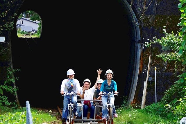 レールマウンテンバイクGattan Go!!（ レールマウンテンバイクガッタンゴー） (飛騨市 レールバイク)の「【岐阜・飛騨・レールバイク】飛騨神岡の町を眺めながらのんびり走る！まちなか2～3人乗りコース！」の画像