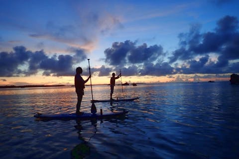【沖縄・伊良部島・SUP】水平線に沈む夕陽を海の上で眺めるSUPサンセットプラン