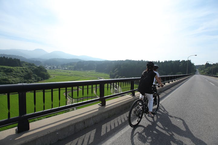 秋田 男鹿 サイクリング 風を切って走ろう ロードバイク1時間レンタルプラン アソビュー