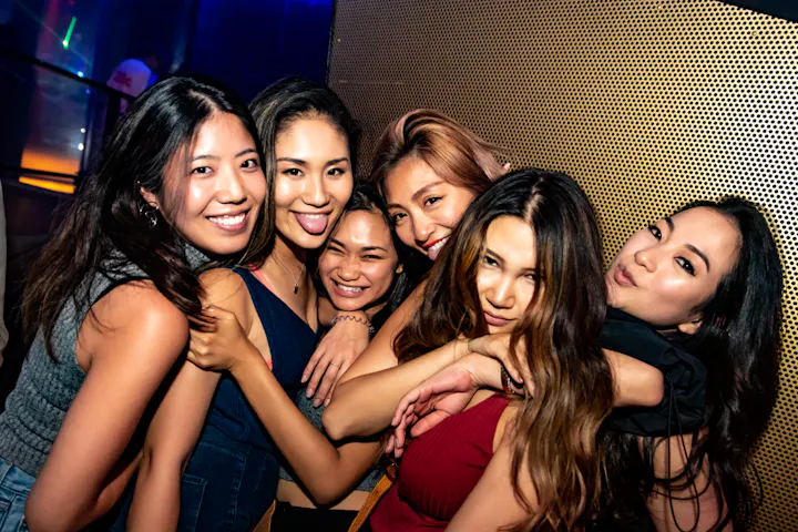 東京 六本木 クラブ フロアの熱狂やdjを快適に堪能 Juniorvipプラン アソビュー