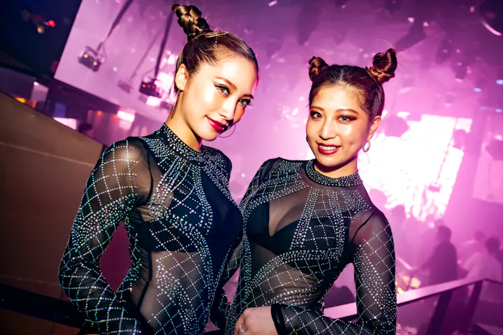 東京 六本木 クラブ フロアの熱狂やdjを快適に堪能 Juniorvipプラン アソビュー