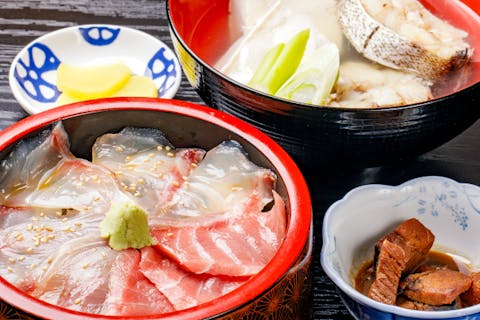 【秋田・男鹿・トレッキング】世界三景をガイドと歩く！大地の不思議「温風穴」を体験する冬の寒風山ジオトレッキング★海鮮三色丼（男鹿ジオ特選ランチ）