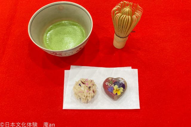 【京都市・茶道】和菓子作りとお点前が学べるお得なセットプラン！花和菓子（2個）