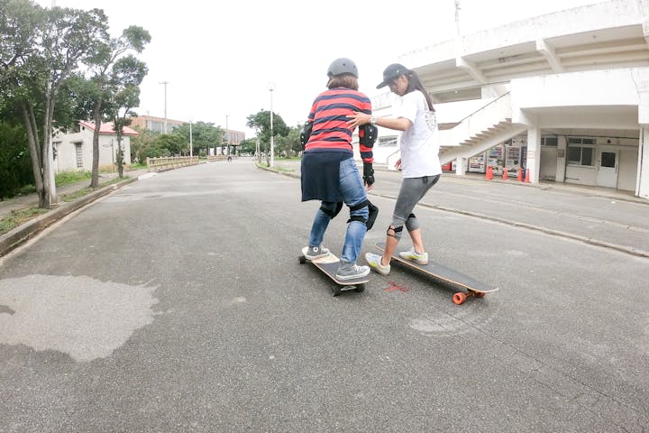 沖縄 うるま市 スケボー体験 初心者大歓迎 スケートボード入門スクール 手ぶらok アソビュー