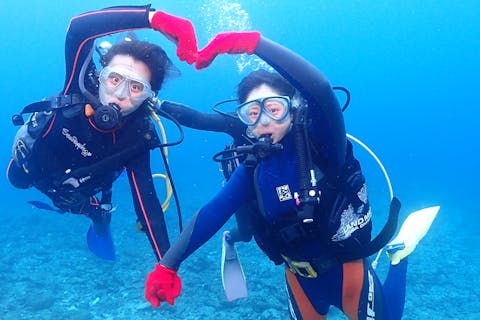 【50%割引】沖縄・青の洞窟・体験ダイビング（完全貸切制・水中写真＆動画その場でプレゼント）