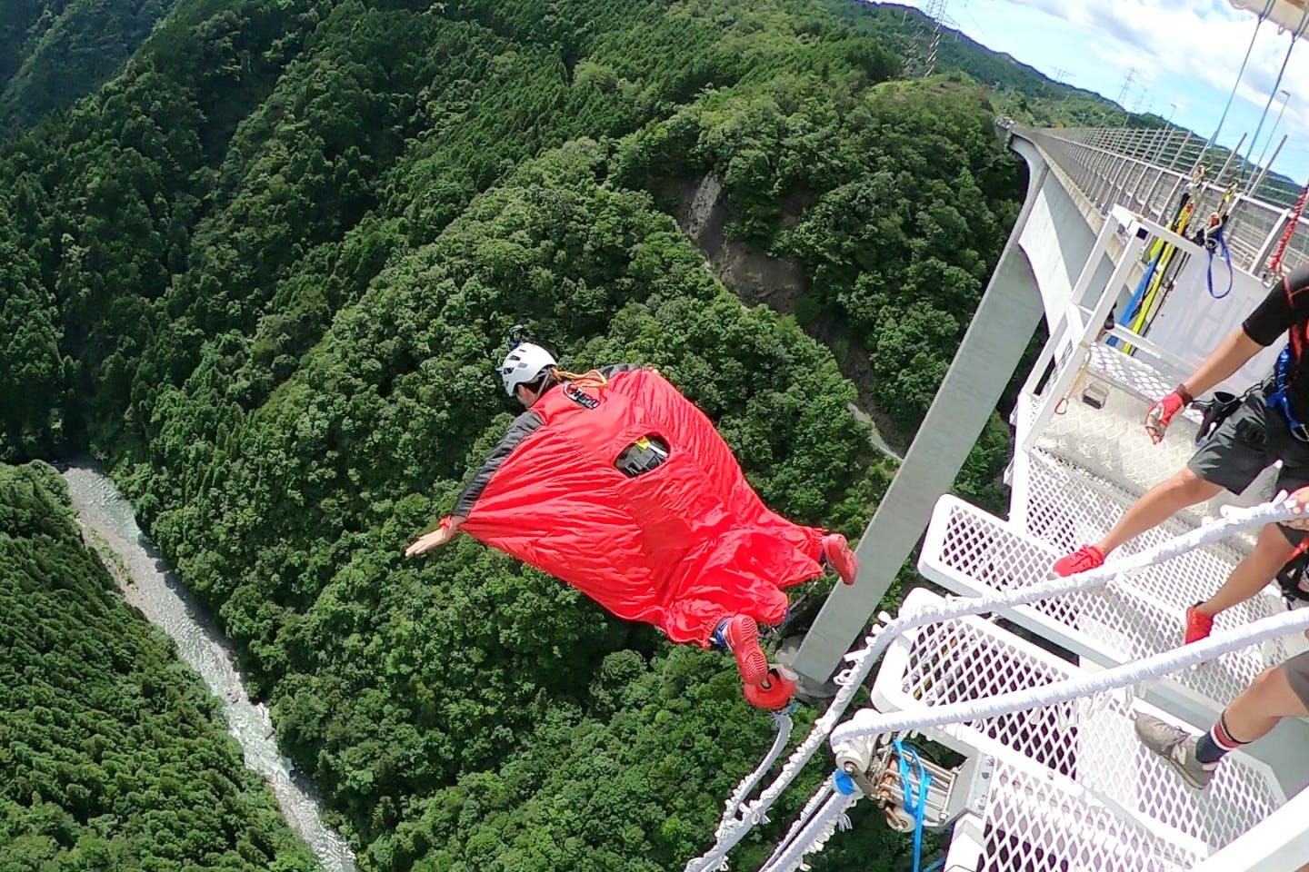 岐阜 新旅足橋 高さ日本一 高低差215mのブリッジバンジージャンプ 初めての方限定プラン アソビュー