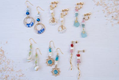 沖縄・国際通り】天然石（さざれ石）を使ったピアス（orイヤリング