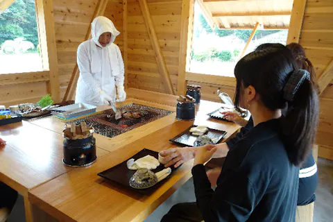 【三重・伊勢志摩・海女小屋】（鮑付き：3名様～）基本コース＋鮑付きプラン～海女が獲る本場の味に舌鼓～