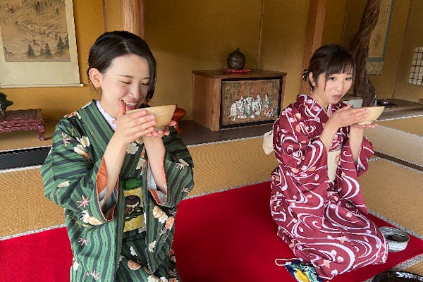 山口・萩・日本の伝統文化】重要文化財のレトロな座敷で着物を着