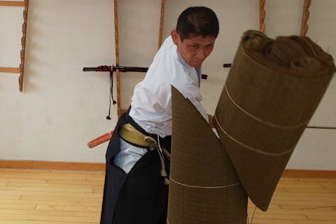 【東京・町田・侍】いざ精神統一。侍魂が震えるサムライ体験試し斬り特化コース