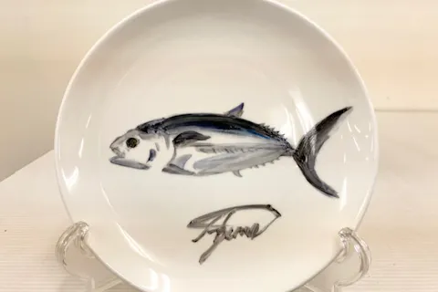 【三重・伊勢志摩・絵付け】自分で描いた柄が食器に！NARUMIボーンチャイナ食器手描き絵付体験