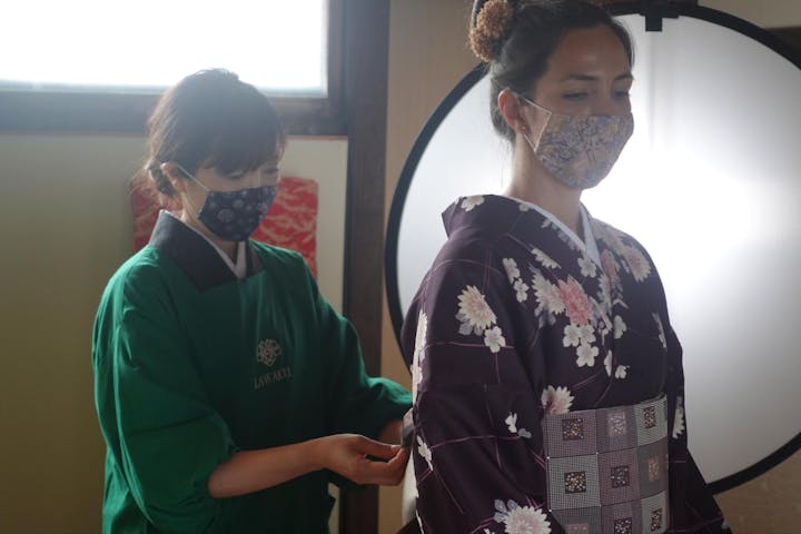 山口 山口市 日本の伝統文化 藤 着物の着付け体験と街歩き散策コース アソビュー 山口 山口市 日本の伝統文化 藤 着物の着付け体験と街歩き散策コース アソビュー